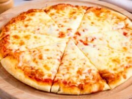 Vegetable cheesy pizza medium [1-2 People]