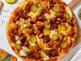 Non spicy chicken pizza large [2-4 People]